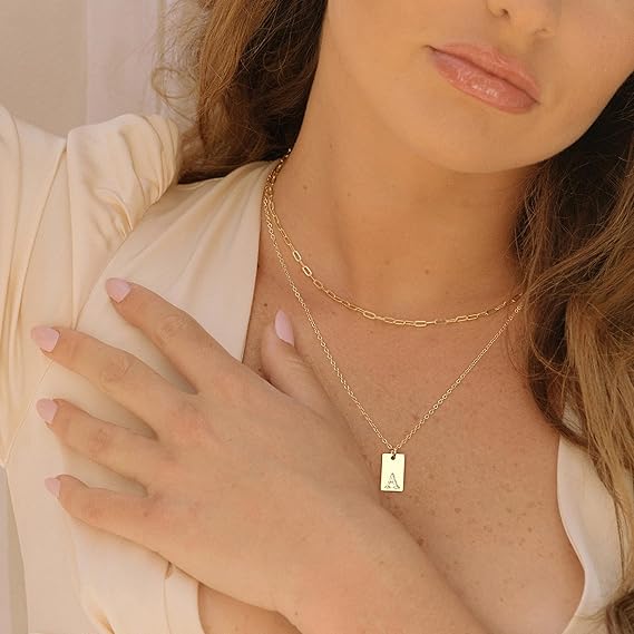 14K paauksuotas pakabukas su raidele